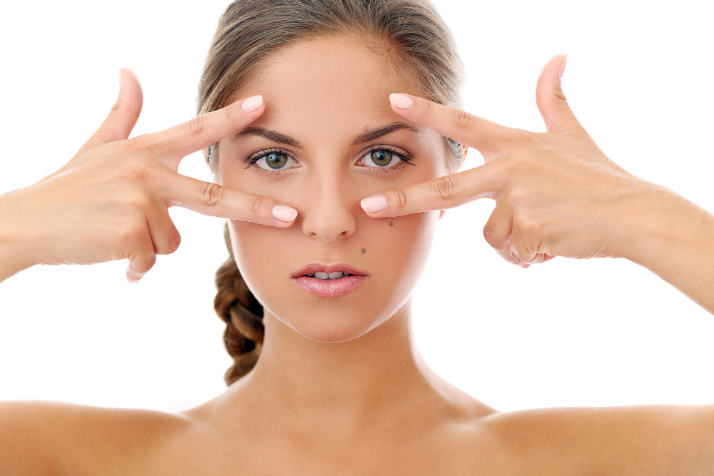 Cómo rejuvenecer el contorno de ojos: Soluciones efectivas con ácido hialurónico
